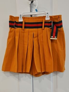 NWOT Gucci Style High-Waist Orange Pleated Skort with Striped Webbed Belt